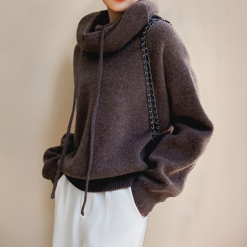 LIA ™ | Elegant genser med høy hals